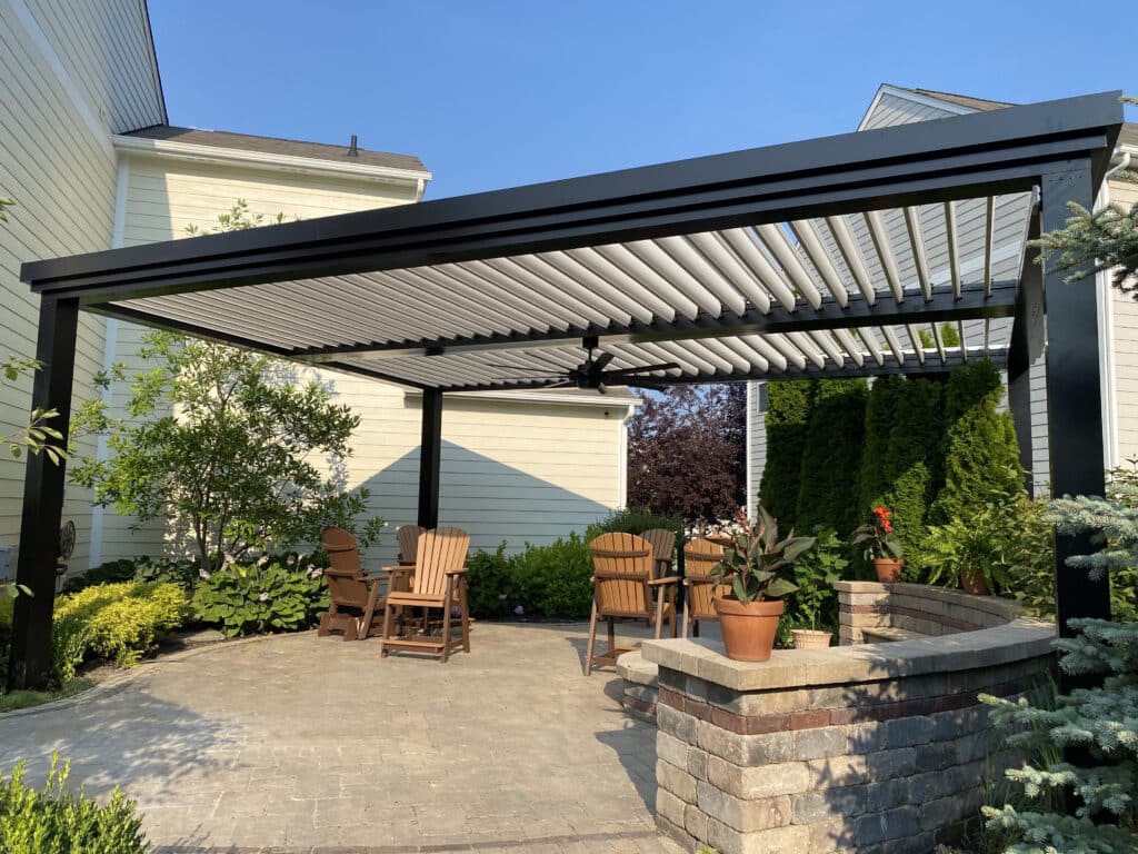 Louve Roof Outdoor Shades